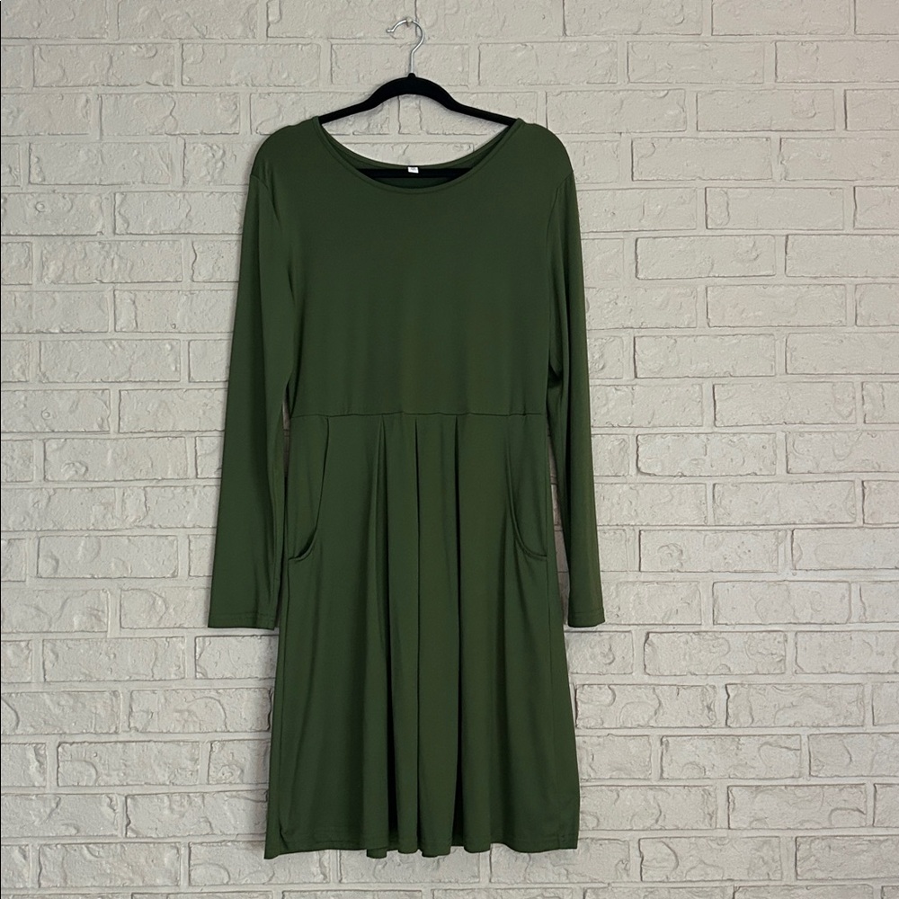 Army green pleated dress - Picture 2 of 3